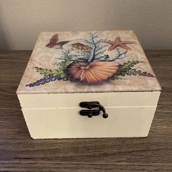Accents | White Wooden Hinged Box Sea Shell Design | Poshmark